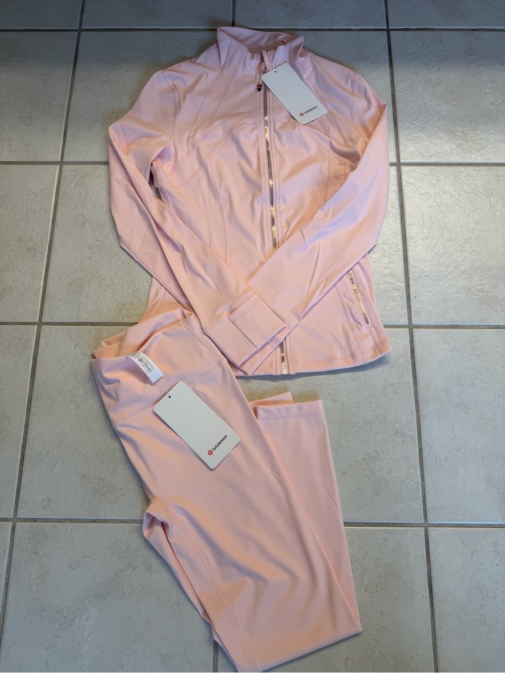 lululemon athletica Light Pink Zip Jacket and Matching Leggings Set NWT size 8